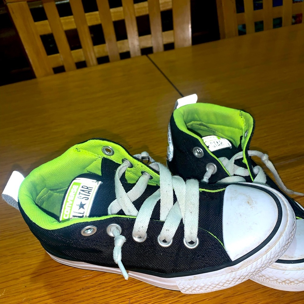 Boys converse